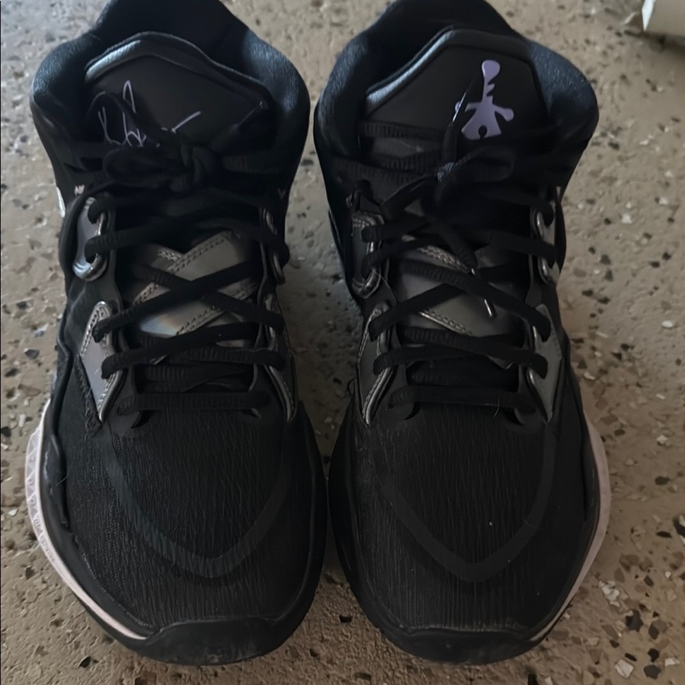 Nike Black and Silver Athletic Shoes